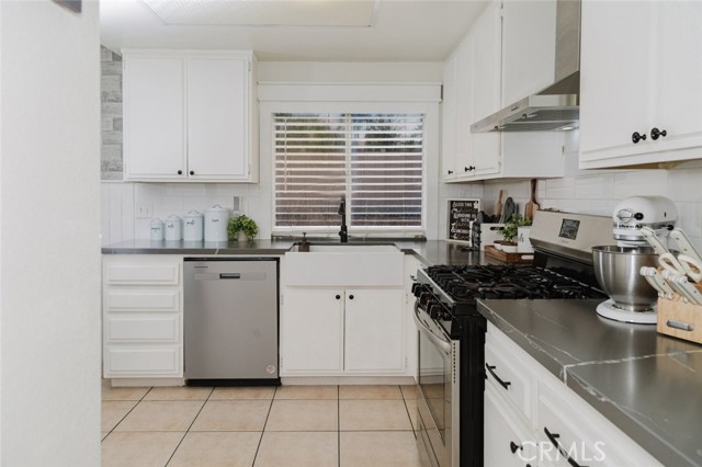 Detail Gallery Image 9 of 41 For 1234 E Kettering St, Lancaster,  CA 93535 - 4 Beds | 3 Baths