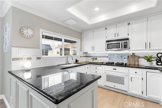 Detail Gallery Image 6 of 52 For 7442 Coho #106,  Huntington Beach,  CA 92648 - 4 Beds | 3/1 Baths