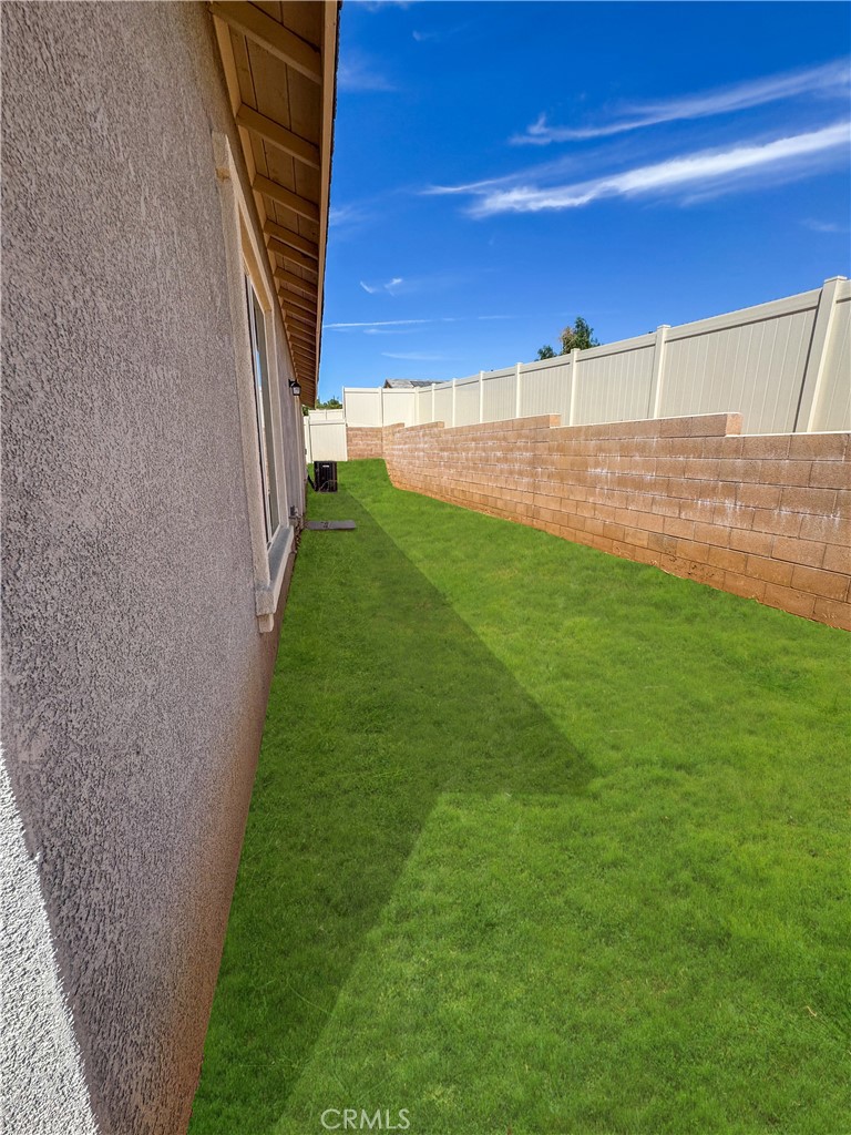 https://media.crmls.org/medias/cd586403-f4af-42e0-a1c0-a56621fbc71b.jpg?preset=X-Large