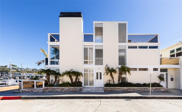 1201 N Bay Front, Newport Beach CA: https://media.crmls.org/medias/cd58a338-0bdb-4a8a-88c9-c2faa4df36b2.jpg