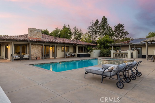 4 Golden Meadow Lane, Fallbrook CA: https://media.crmls.org/medias/cd58e7b5-cac1-4c57-9ca8-17862e5f6937.jpg
