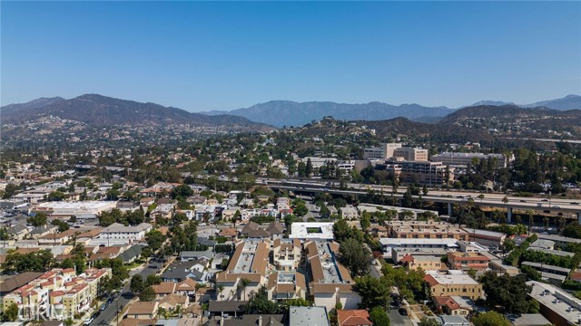 Detail Gallery Image 44 of 54 For 121 Sinclair Ave #207,  Glendale,  CA 91206 - 2 Beds | 2 Baths