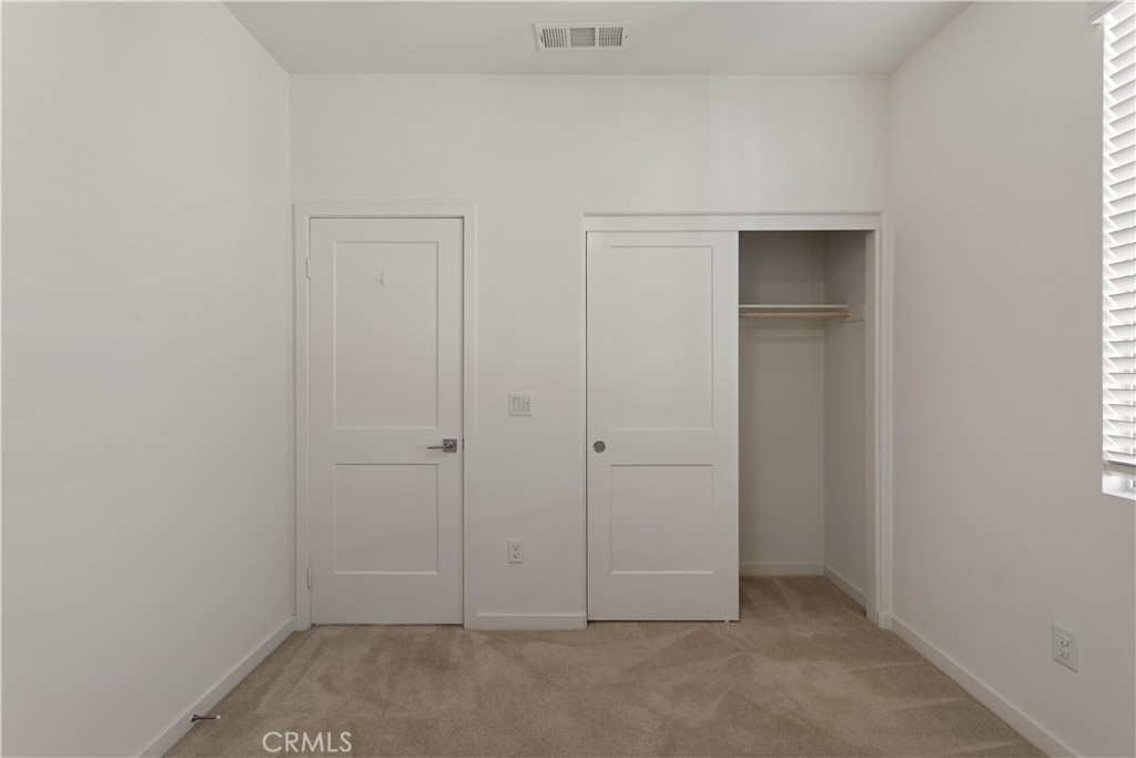 https://media.crmls.org/medias/cd5b0363-6bee-49e7-821d-c6a8cffd7db6.jpg?preset=X-Large
