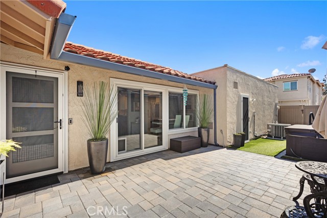 40 Tangerine, Irvine CA: https://media.crmls.org/medias/cd5c3af9-311c-4b78-8d70-1216ce8853f5.jpg
