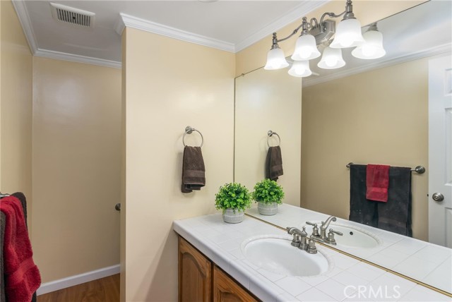 Detail Gallery Image 12 of 19 For 11337 Rockfield Dr, Arcadia,  CA 91006 - 3 Beds | 2/1 Baths