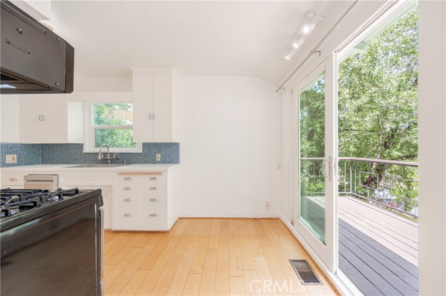 Detail Gallery Image 33 of 68 For 432 Fernwood Pacific, Topanga,  CA 90290 - 2 Beds | 2 Baths