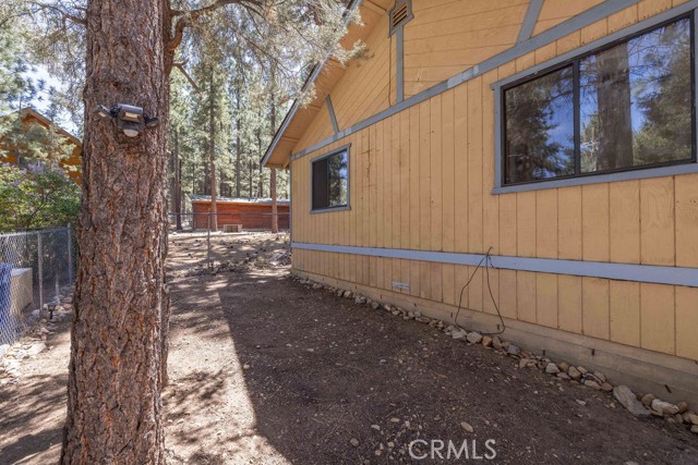 1178 Pine Ridge Lane, Big Bear City CA: https://media.crmls.org/medias/cd5c9aeb-6bb5-4bce-911f-023dc6804ead.jpg