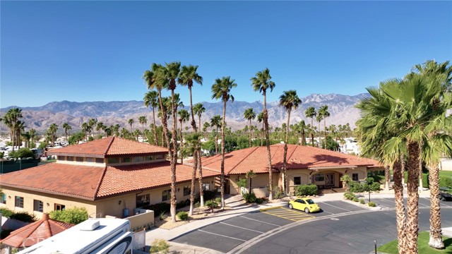 69801 Ramon Road, Cathedral City CA: https://media.crmls.org/medias/cd5cab4d-7db7-4b13-b078-155c86f6bc52.jpg