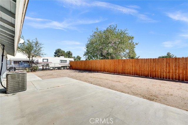12677 Stage Coach Drive, Victorville CA: https://media.crmls.org/medias/cd5d0fa6-6da3-462b-928a-18ce91feebdc.jpg