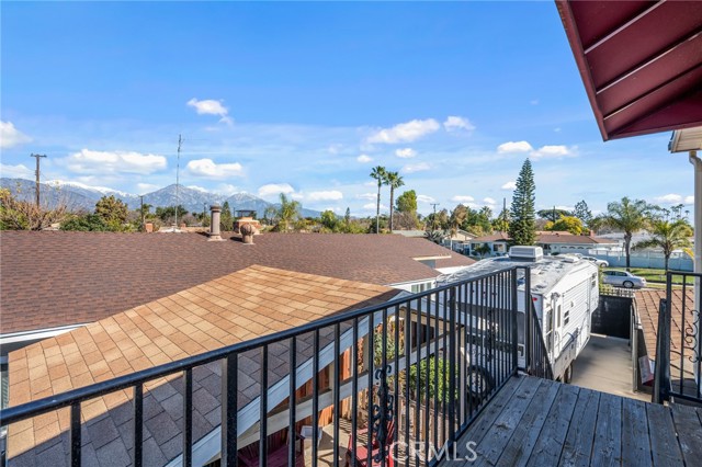 Upstairs balcony