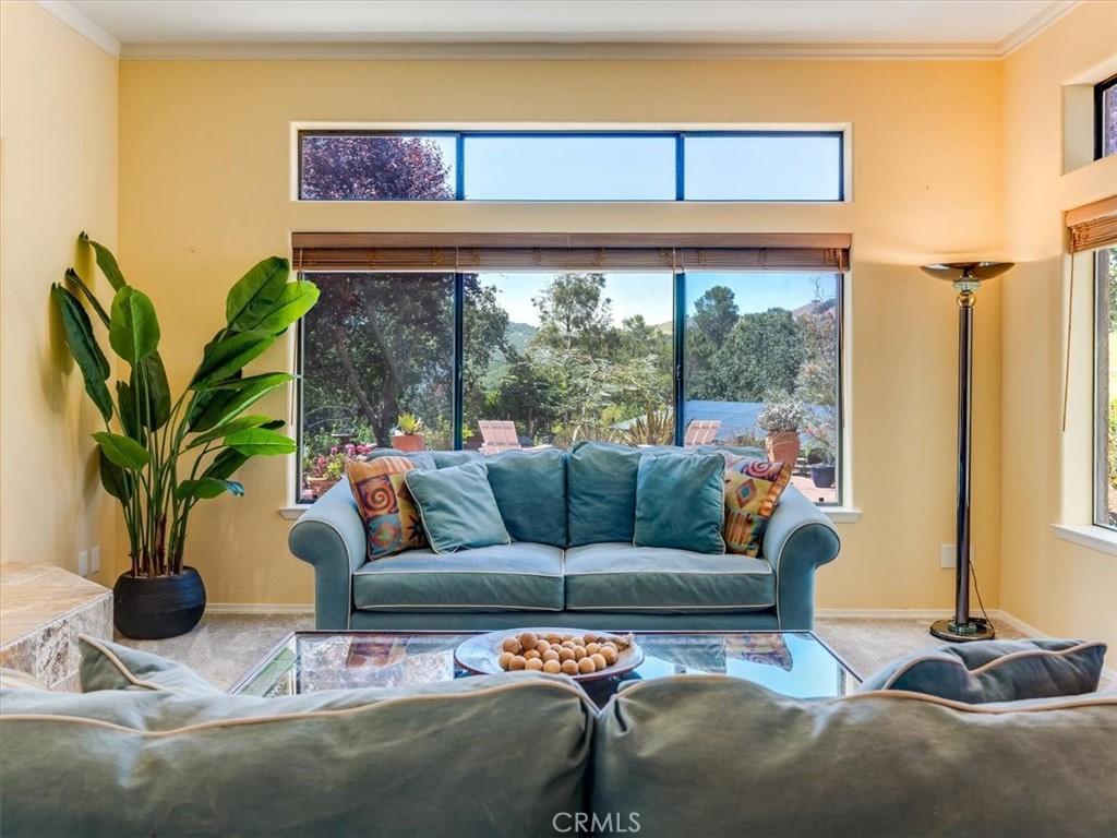 https://media.crmls.org/medias/cd5e2dc0-3b70-4c3a-bfb8-692c08844908.jpg?preset=X-Large