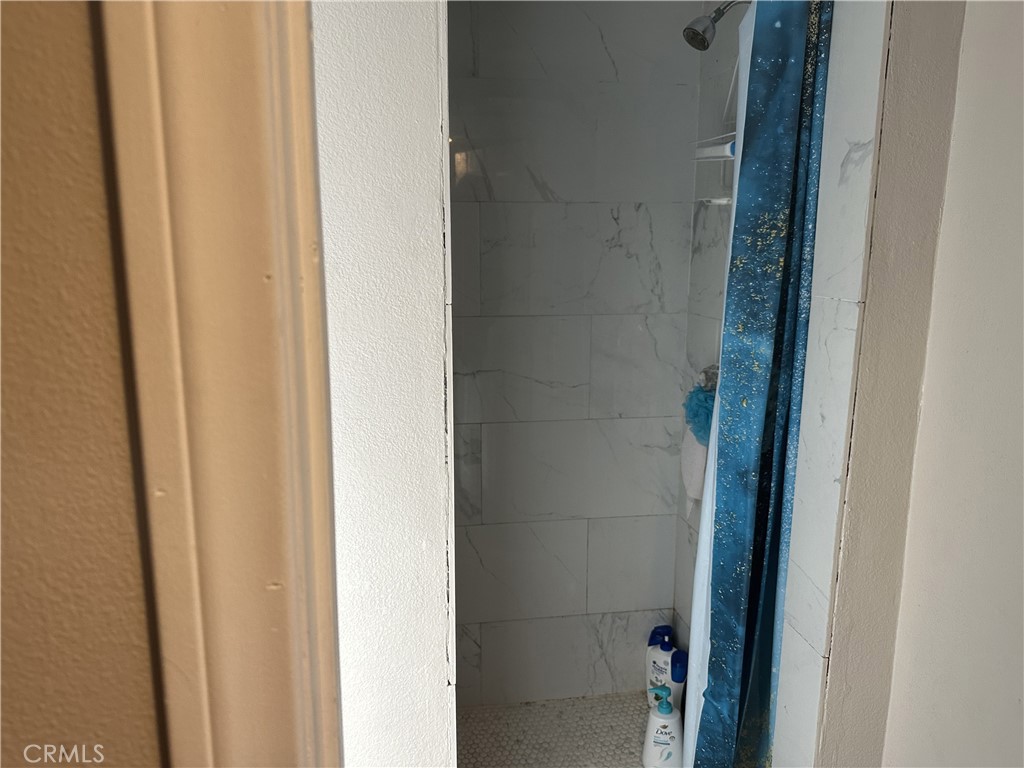 https://media.crmls.org/medias/cd5e461d-9b05-402f-b0b6-9e00baec9a50.jpg?preset=X-Large