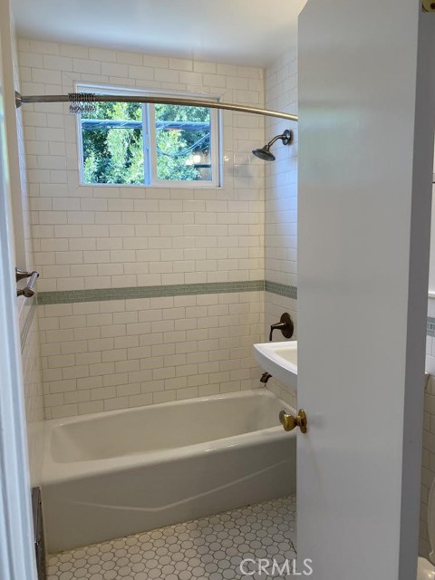 Detail Gallery Image 21 of 25 For 2332 20th St, Santa Monica,  CA 90405 - – Beds | – Baths