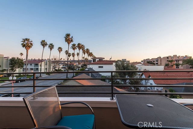 700 Esplanade, Redondo Beach, California 90277, 2 Bedrooms Bedrooms, ,2 BathroomsBathrooms,Residential,Sold,Esplanade,SB21226099