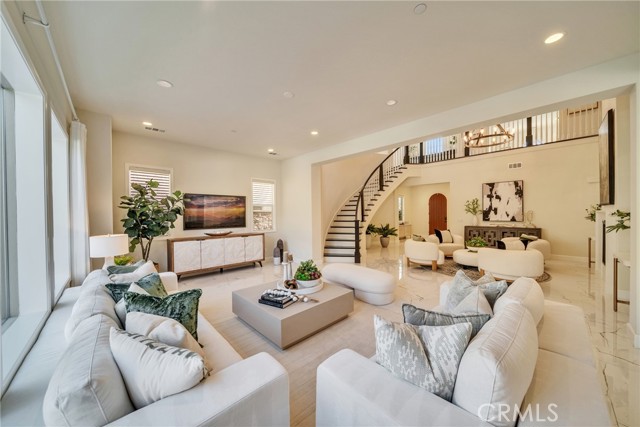 5437 Heritage Oak Drive, Lake Forest CA: https://media.crmls.org/medias/cd5fb0bf-0409-408e-906d-9285efcf7e08.jpg