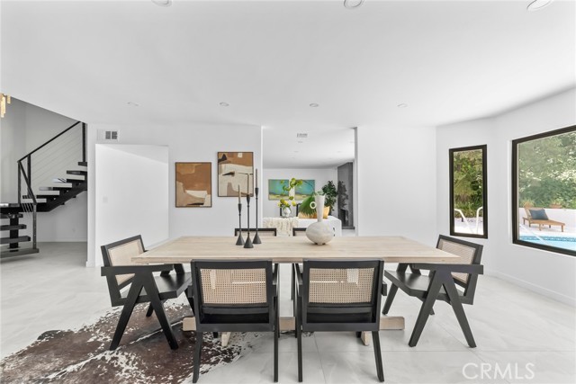 Detail Gallery Image 8 of 35 For 20101 Greenbriar Dr, Tarzana,  CA 91356 - 5 Beds | 4 Baths