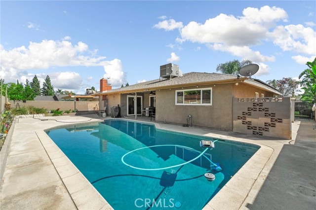 3 Bed Home for Sale in Bloomington, California