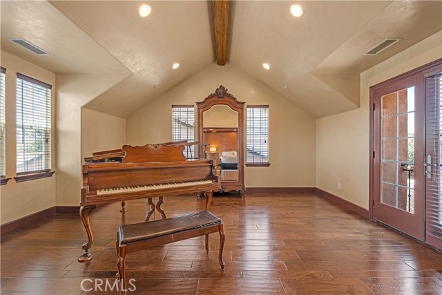 780 W Aster Place, Santa Ana CA: https://media.crmls.org/medias/cd613154-022c-49d5-8080-45d03356b731.jpg