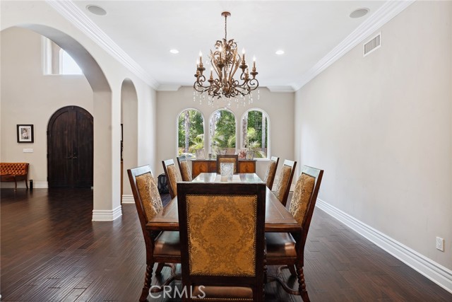 23115 Erwin Street, Woodland Hills CA: https://media.crmls.org/medias/cd614e1a-389a-4653-90be-825245bc5fbb.jpg