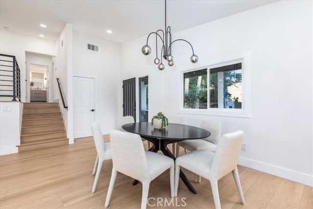 Detail Gallery Image 10 of 29 For 9921 Westwanda Dr, Beverly Hills,  CA 90210 - 2 Beds | 2 Baths