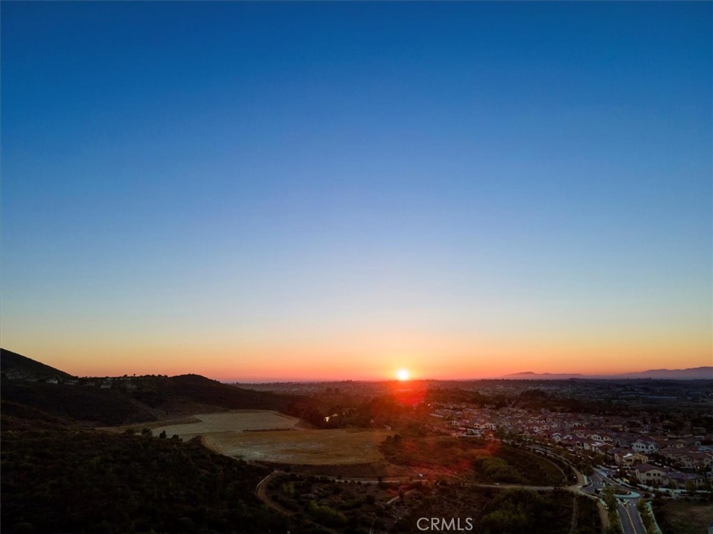 https://media.crmls.org/medias/cd62f724-5cbd-4bef-af79-2685dcc84553.jpg?preset=X-Large