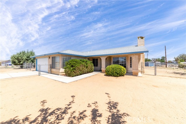 21930 Mohican Avenue, Apple Valley CA: https://media.crmls.org/medias/cd63238f-2ba4-41fa-b57a-c539a036909c.jpg