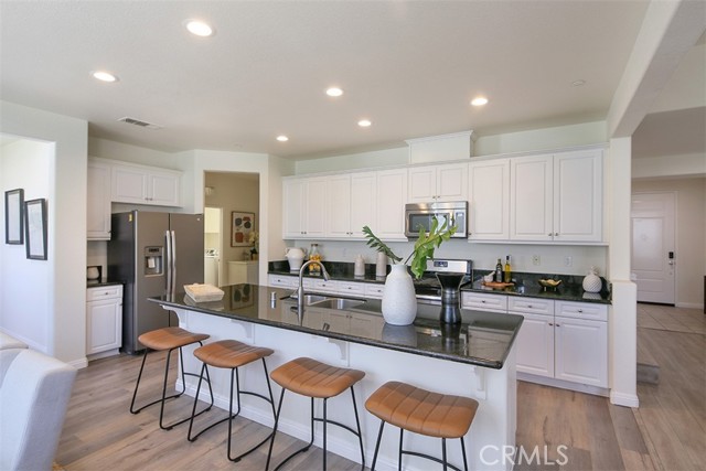 Detail Gallery Image 14 of 40 For 13208 Early Crimson St, Corona,  CA 92880 - 5 Beds | 3 Baths