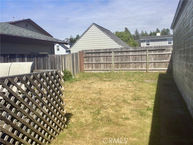 Detail Gallery Image 19 of 21 For 2315 J St, Eureka,  CA 95501 - 3 Beds | 2 Baths