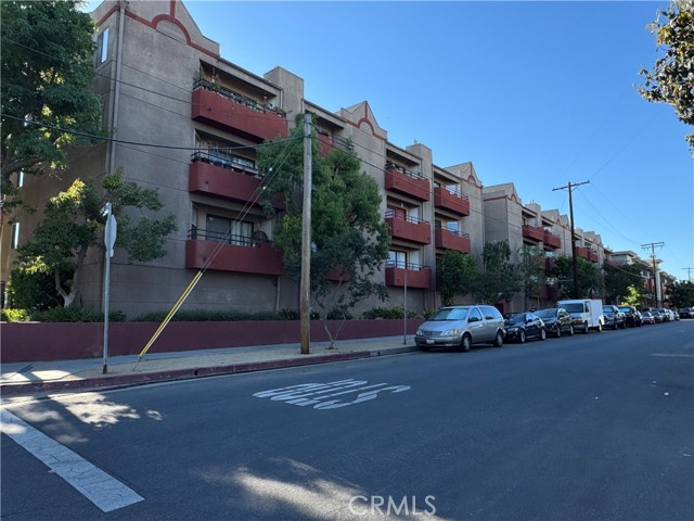 Detail Gallery Image 25 of 27 For 4717 Ben Ave #210,  Valley Village,  CA 91607 - 2 Beds | 2 Baths