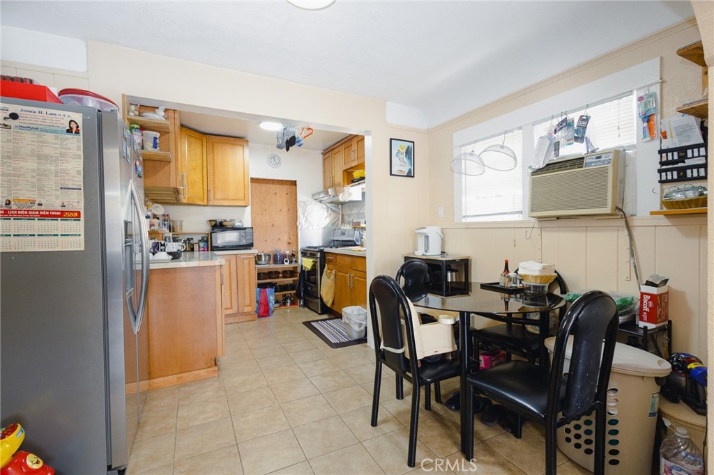 4284 Dwight - photo 17