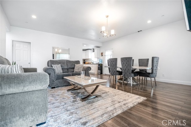 Detail Gallery Image 4 of 17 For 2023 Garvey, Corcoran,  CA 93212 - 5 Beds | 3 Baths