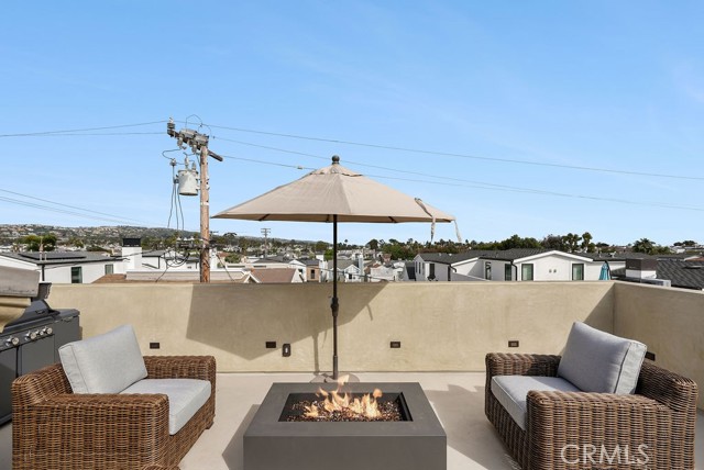 412 1/2 Goldenrod Avenue, Corona del Mar CA: https://media.crmls.org/medias/cd66ff65-cd14-494c-98c6-560353a2e0c2.jpg