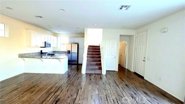 Detail Gallery Image 4 of 30 For 5930 Ginger Dr, Corona,  CA 92880 - 3 Beds | 2/1 Baths