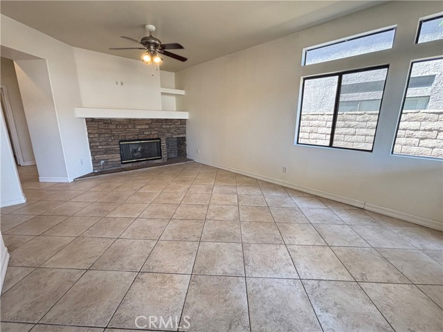 22954 Zinnia Circle, Corona CA: https://media.crmls.org/medias/cd686f24-c89b-4059-af0e-aada3a49a786.jpg