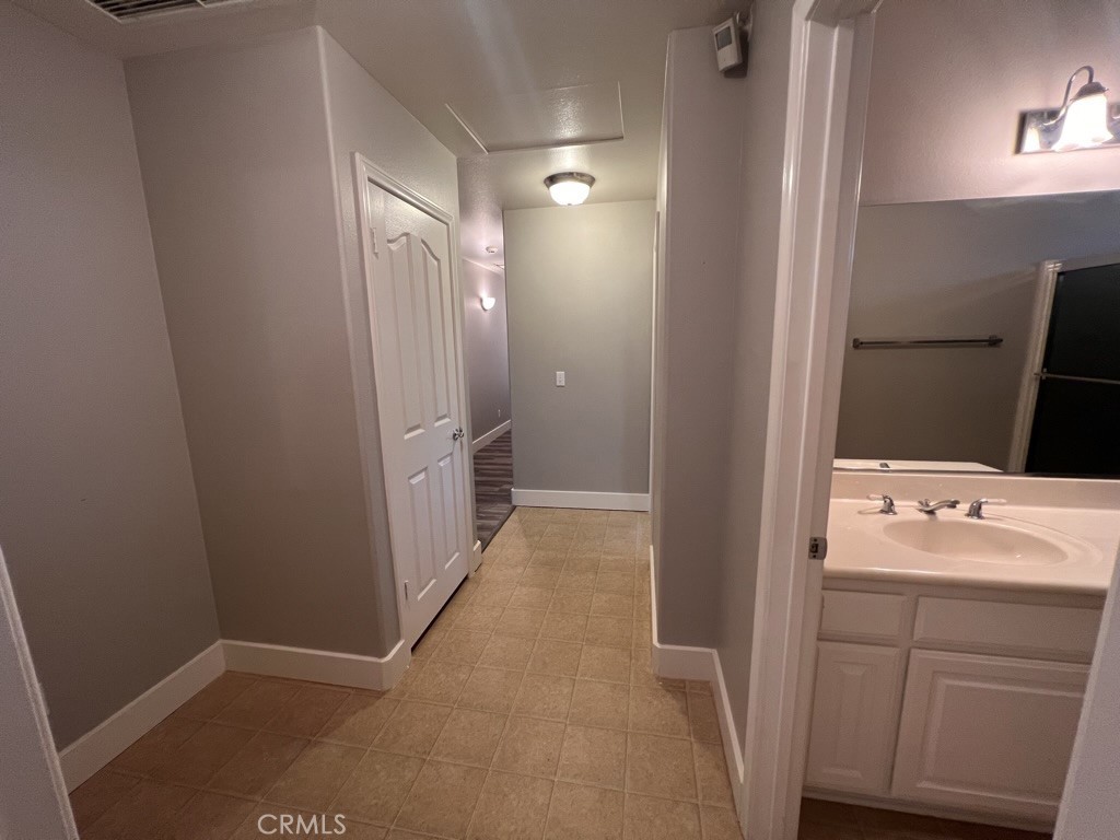 https://media.crmls.org/medias/cd68d235-381a-4fad-bb15-d70347d93351.jpg?preset=X-Large