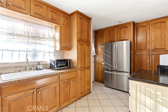 Detail Gallery Image 10 of 35 For 10731 Wright Rd, South Gate,  CA 90280 - 3 Beds | 2 Baths