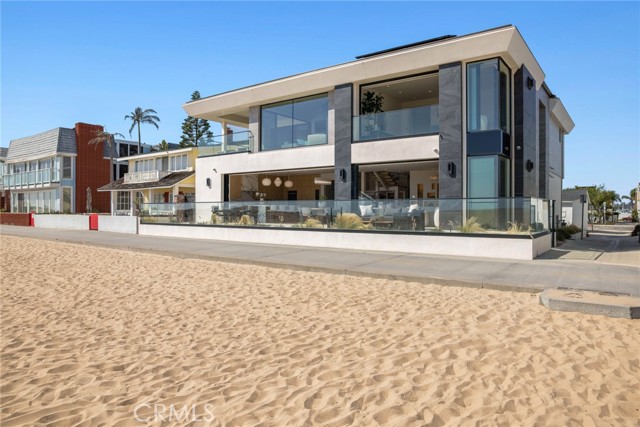 706 W Oceanfront, Newport Beach CA: https://media.crmls.org/medias/cd69321d-e113-468c-89b5-5e5338531a93.jpg