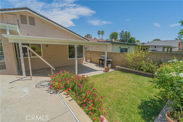 22914 Cerca Drive, Valencia CA: https://media.crmls.org/medias/cd69e0a8-e673-4633-9767-e63257b3ac31.jpg