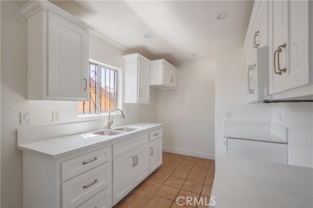 2653 Alice Street, Los Angeles CA: https://media.crmls.org/medias/cd6a06b4-6172-4119-b866-0ddade8ba1cc.jpg