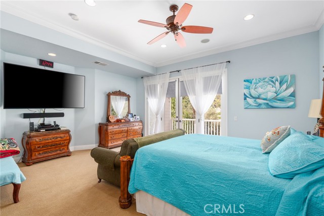 1033 Kimbark Avenue, San Bernardino CA: https://media.crmls.org/medias/cd6b0796-923f-46e1-95bb-bce4da99c73b.jpg