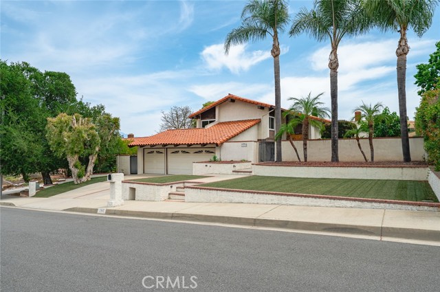 15539 Feldspar Drive, Chino Hills CA: https://media.crmls.org/medias/cd6b37dc-5932-4d51-a454-387e5dd8b5f8.jpg