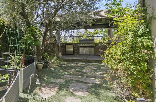 15 Pisano Street, Ladera Ranch CA: https://media.crmls.org/medias/cd6b9f58-b3fc-4bb1-97a8-57f1632969fe.jpg