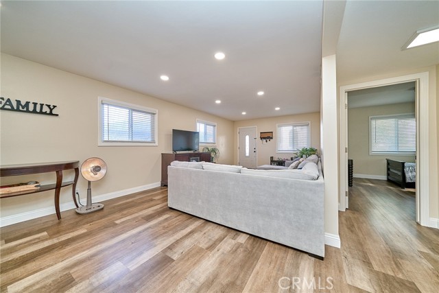 Detail Gallery Image 11 of 48 For 26349 Hillcrest Ave, Lomita,  CA 90717 - 5 Beds | 2 Baths