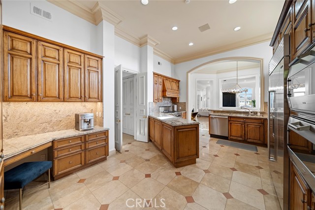 Detail Gallery Image 8 of 46 For 121 Emerald Bay, Laguna Beach,  CA 92651 - 5 Beds | 4/1 Baths