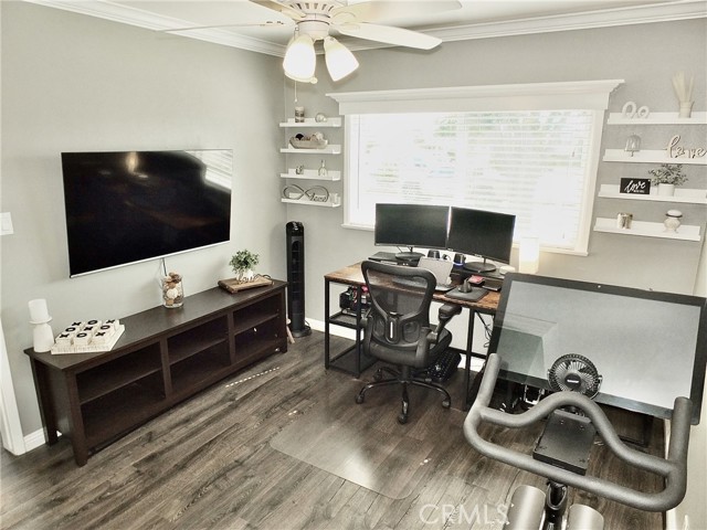 4513 N Paramount Boulevard, Lakewood CA: https://media.crmls.org/medias/cd6c50b9-2044-4a84-8642-93430edf731d.jpg