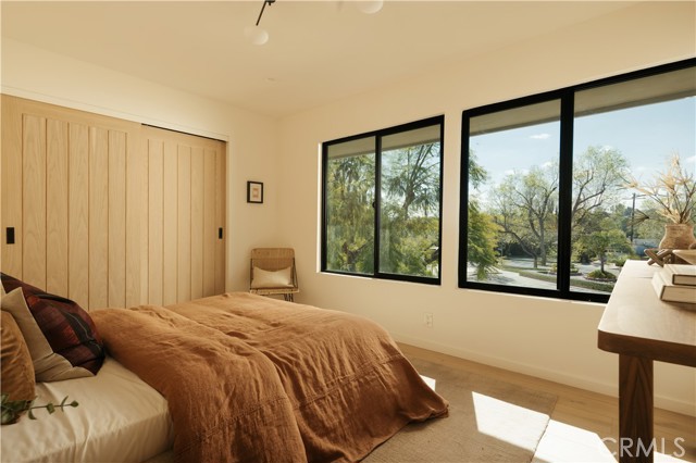 Detail Gallery Image 18 of 37 For 5557 Franrivers Ave, Woodland Hills,  CA 91367 - 4 Beds | 2/1 Baths