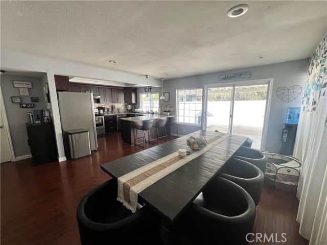 13241 Oakwood Lane, La Mirada CA: https://media.crmls.org/medias/cd6d09b7-f2a5-41d7-857d-f7ba6b4b441e.jpg