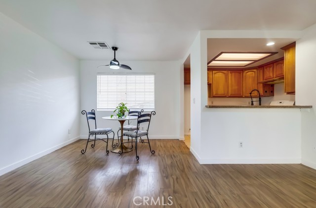 Detail Gallery Image 7 of 31 For 12235 Pine St #5,  Norwalk,  CA 90650 - 2 Beds | 2/1 Baths