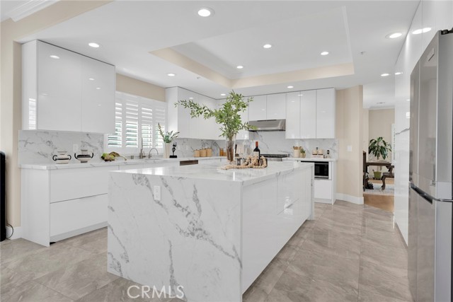 2122 S 3rd Avenue, Arcadia CA: https://media.crmls.org/medias/cd6eea75-5c9b-4974-bdd2-8242c8574bc0.jpg