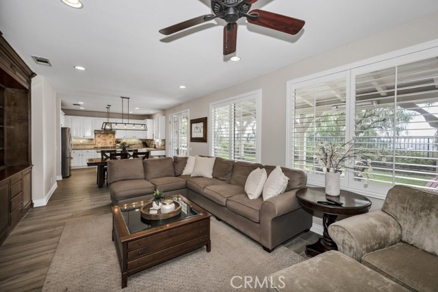 24030 Via Vizcaya, Valencia CA: https://media.crmls.org/medias/cd6f1f83-6a70-43ca-84e3-e4ef9cc6257d.jpg